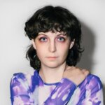 Fiona Sironic liest aus "Am Samstag gehen die Mädchen in den Wald und sprengen Sachen in die Luft"